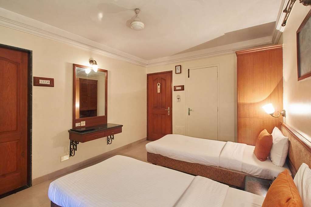 Hotel Srimaan Pune Oda fotoğraf