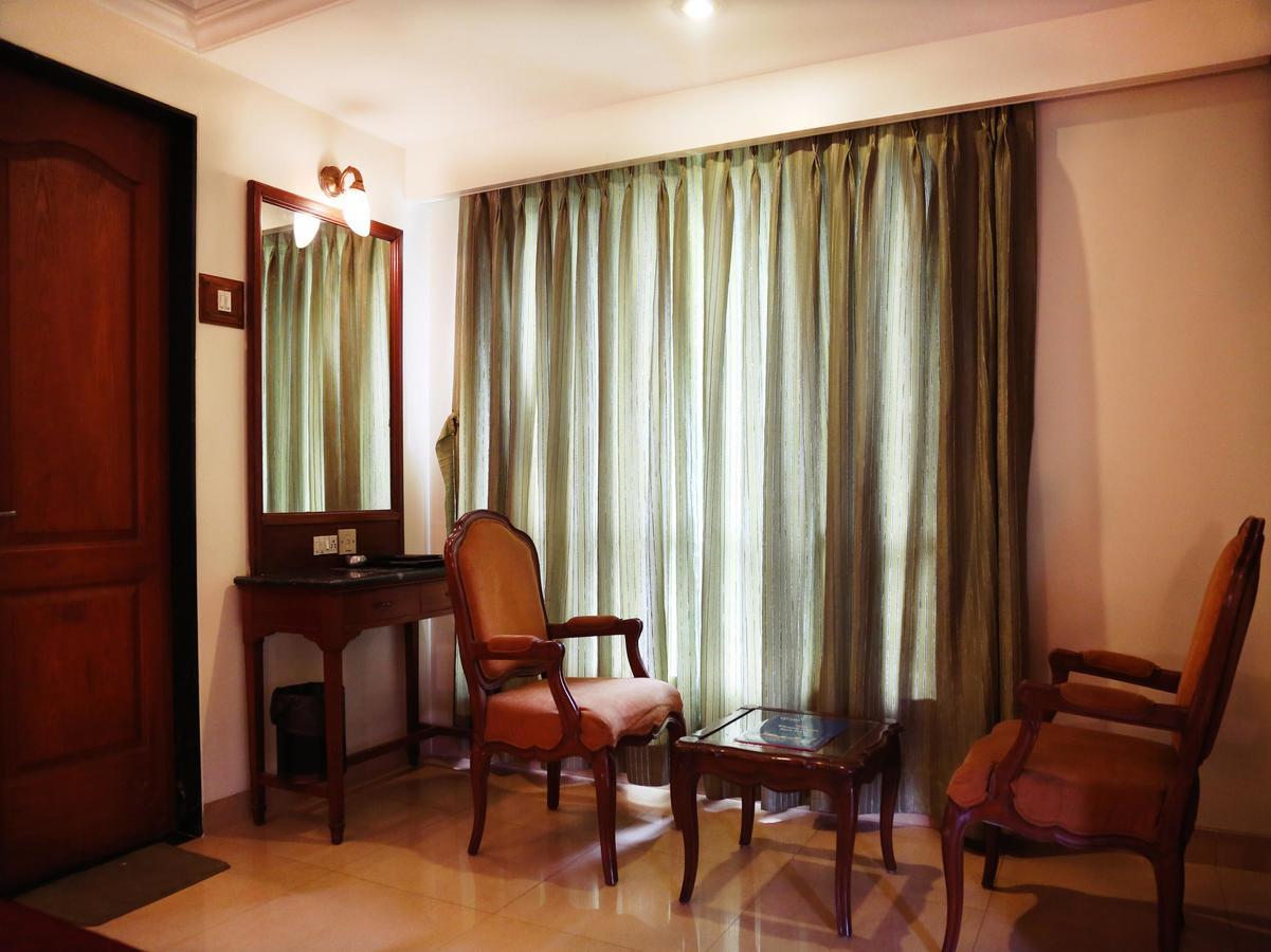 Hotel Srimaan Pune Dış mekan fotoğraf