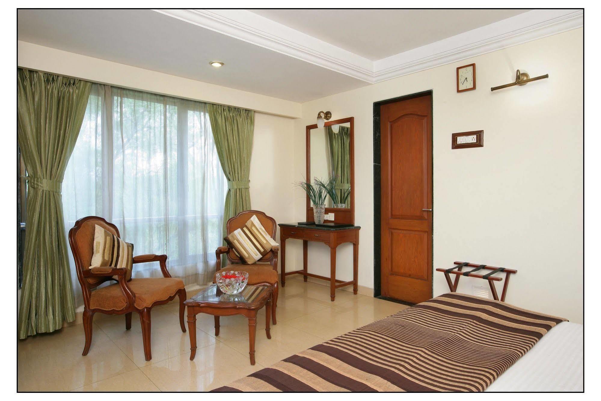 Hotel Srimaan Pune Dış mekan fotoğraf