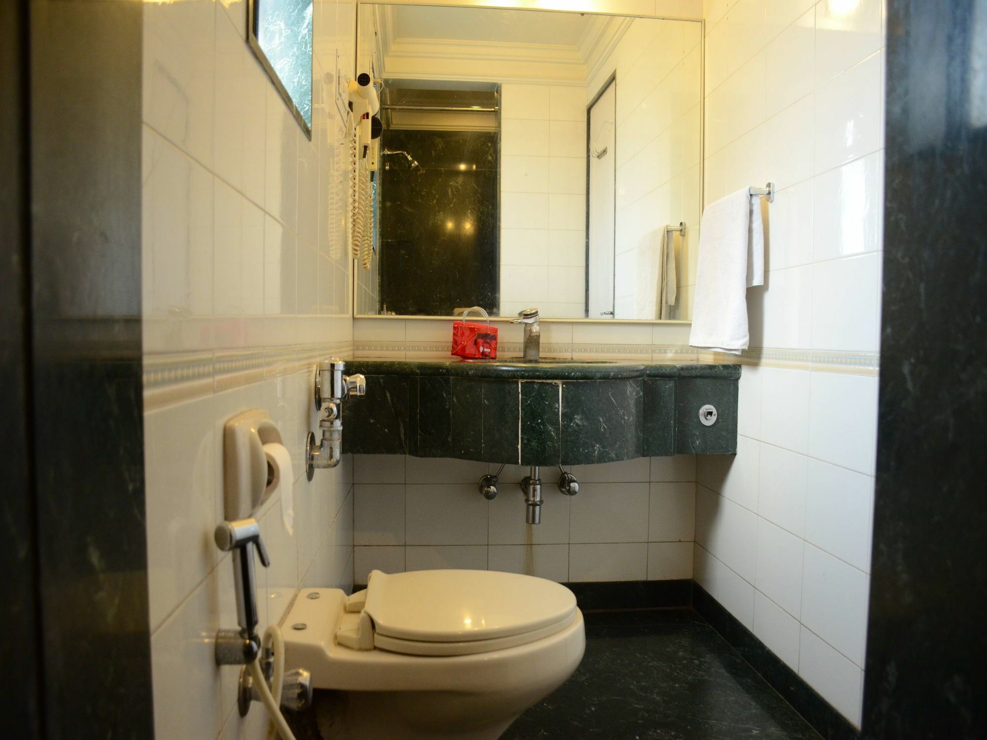 Hotel Srimaan Pune Dış mekan fotoğraf
